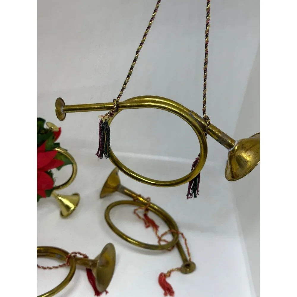 VTG Brass Trumpet Horns‎ Christmas Decor Set 4 Gold Tone Poinsettia Wreath 4